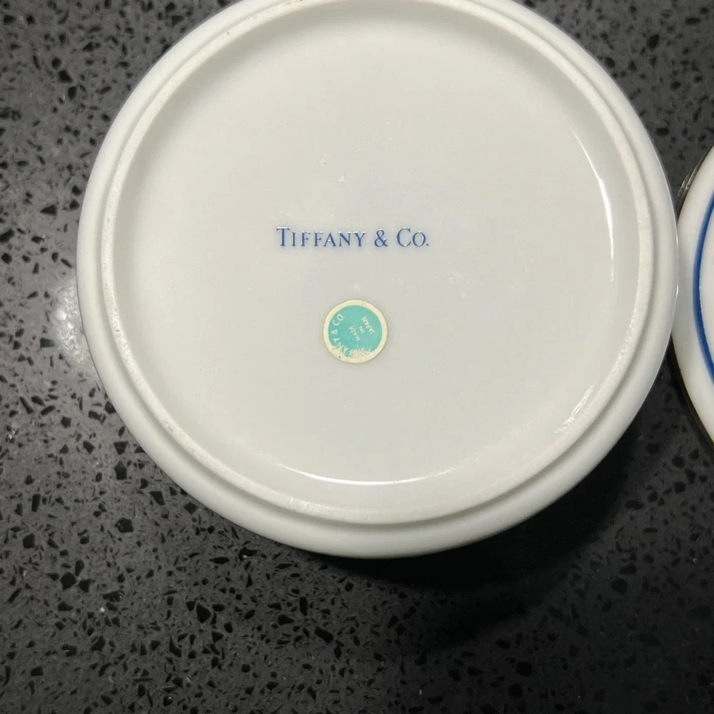 National Air Force salute trinket box‎